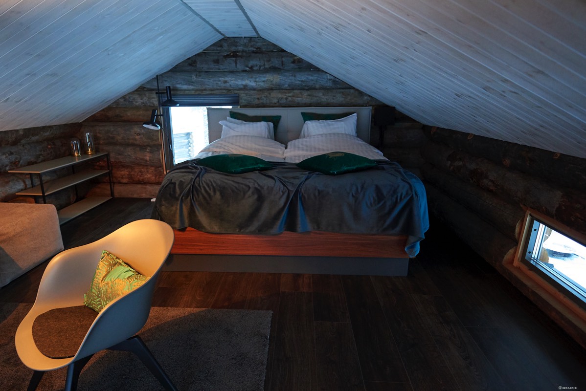 Arctic Retreat Cabin Wind Loft