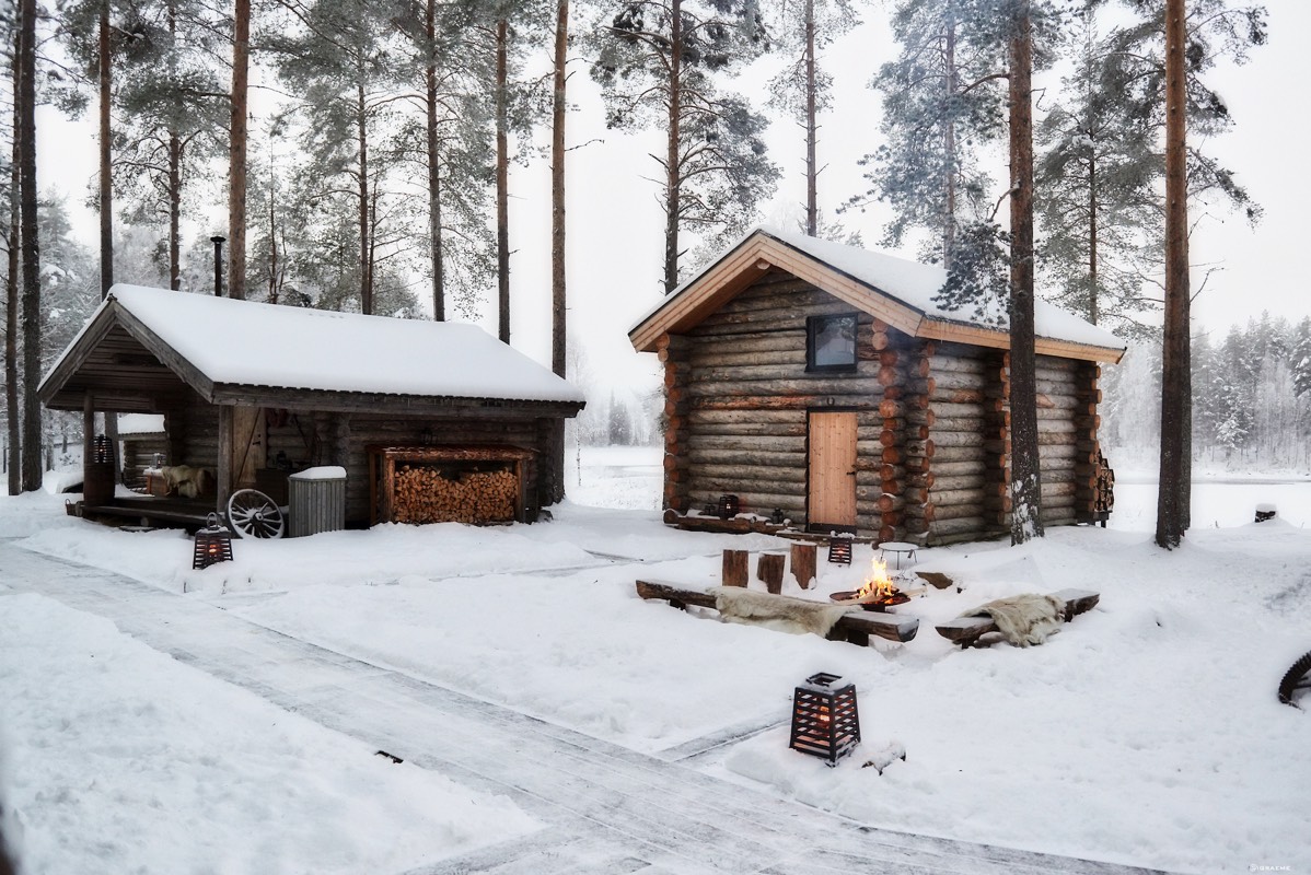 Arctic Retreat Lounge and Cabin Sun